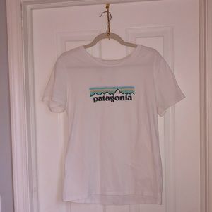 Patagonia Organic Cotton Regular Fit White T-Shirt in Size Small